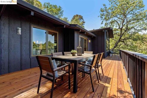 25566 Fernhill Dr, Los Altos CA  94024-6302 exterior