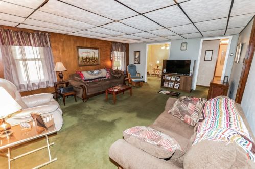 3998 Mitchell Rd, New Castle PA  16105-4412 exterior