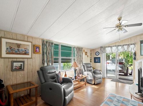 911 Courier St, Vero Beach FL  32966-8737 exterior