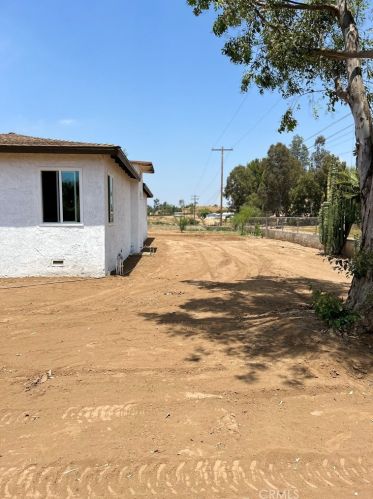 21732 Terrace Ave, Perris CA  92570-8286 exterior