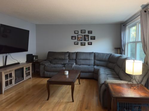 39 Bluestone Dr, Nashua NH  03060-6824 exterior