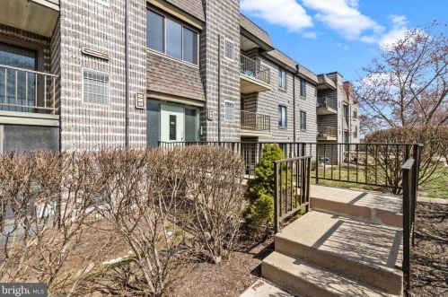 27 Southwark Ct, Southampton, PA 18966-2548