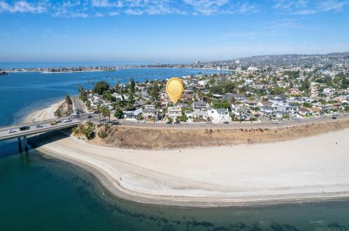 3328 Crown Pt Dr, San Diego CA 92109-6711 exterior