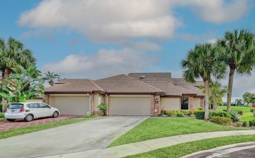 8051 Cassia Dr, Boynton Beach, FL 33472-5021