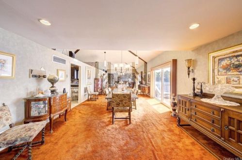 44 Overlook Rd, Rock Hill NY  12775-6208 exterior