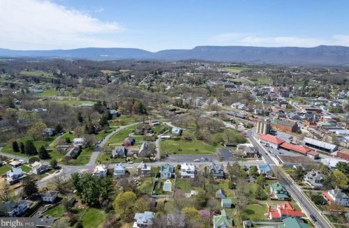 5 Amiss Ave, Richmond National Battlefiel VA  22835-1309 exterior