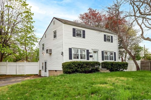 319 Eastwood Blvd, South Setauket, NY 11720-2537