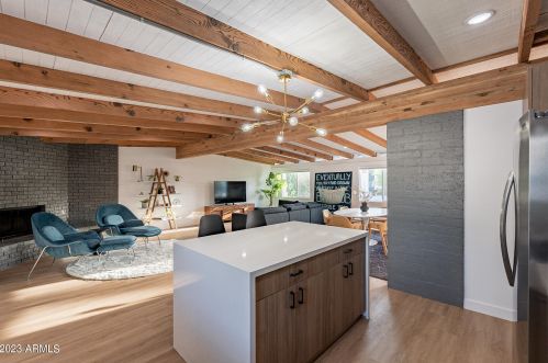 5821 10 St, Phoenix AZ 85087-7350 exterior