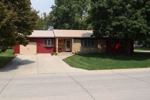 615 5th Ave, Clarion, IA 50525-1244