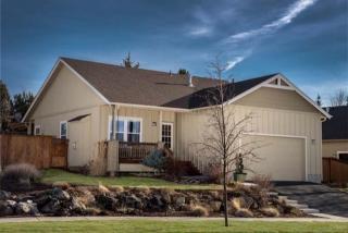 20711 Beaumont Dr, Bend OR  97701-7937 exterior