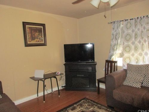 1521 Summit St, Long Beach, CA 90810-4038