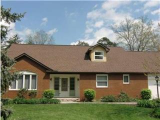 4082 Ruxton Ln, Columbus, OH 43220-4046