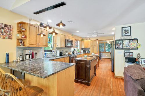 1101 Franklin Ave, Tinton Falls, NJ 07712-3628