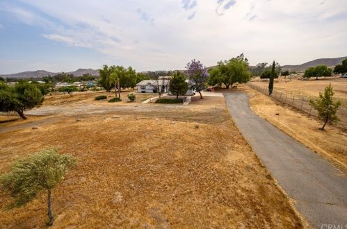 22721 Old Elsinore Rd, Perris CA  92570-8508 exterior