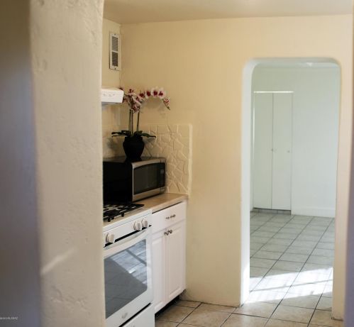 610 Elm St, Tucson, AZ 85705-6769