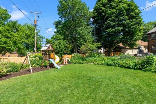 4210 Murray Ave, Milwaukee WI 53211-2012 exterior