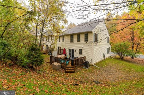 20 Deep Hollow Ln, Lancaster PA  17603-7417 exterior