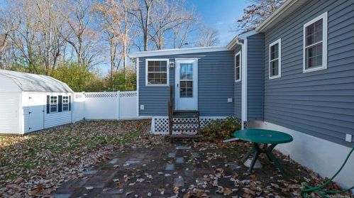 27 Wildwood Dr, New Hamburg NY  12590-2037 exterior