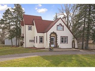 2096 Lexington Ave, Saint Paul, MN 55113-6407