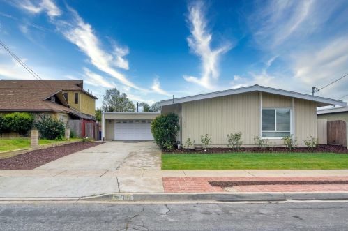5761 Printwood Way, San Diego, CA 92117-3318