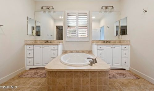 31 Tall Cedars, Irvine CA  92620-3669 exterior