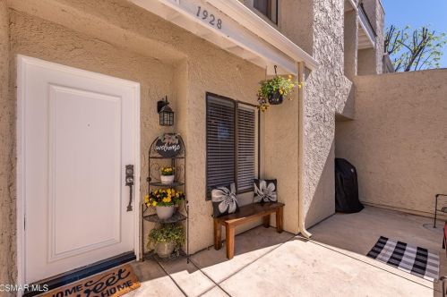 1928 Stow St, Simi Valley, CA 93063-4269
