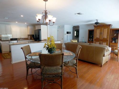 418 Germain Ave, Naples, FL 34108-2128