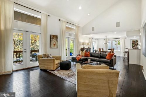 2810 Battery Pl, Washington DC  20016-3439 exterior