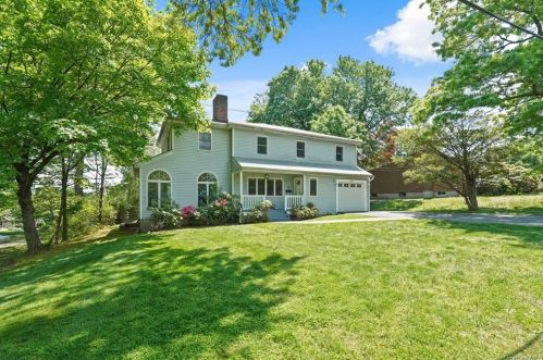 21 Edgewood Rd, Hartsdale, NY 10530-1226