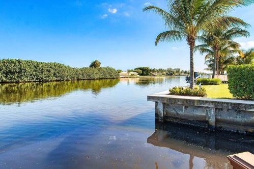 907 Kokomo Key Ln, Delray Beach FL  33483-6030 exterior