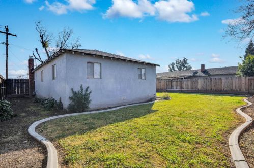 2213 Vicki Dr, Modesto CA  95350-3468 exterior
