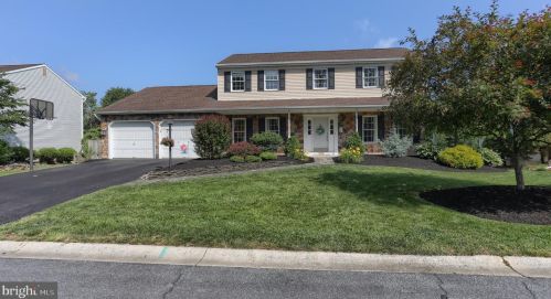 222 Cornerstone Dr, Blandon, PA 19510-9606