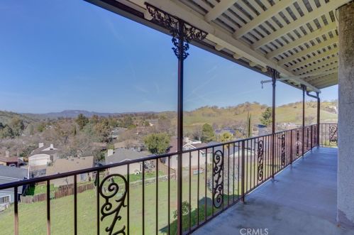 5089 Meadow Lark Ln, Lake Nacimiento CA  93446-4261 exterior