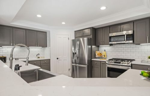 48890 Eisenhower Dr, La Quinta CA  92253-6223 exterior