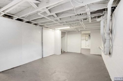 491 James St, N Milford NJ  07646-1023 exterior