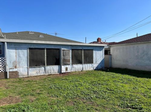 4916 Brompton Ave, Bell CA  90201-3729 exterior