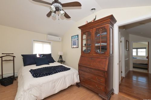 429 Cross Bay Blvd, Far Rockaway NY  11693-1056 exterior