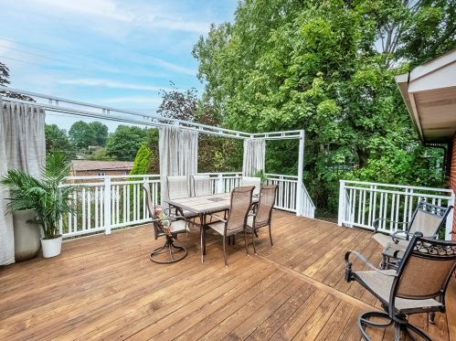 1270 Folkstone Dr, Pittsburgh PA 15243-1926 exterior