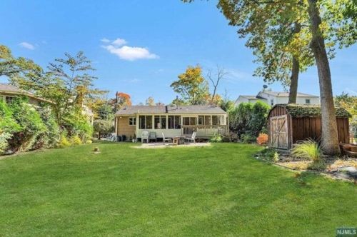 83 Calumet Ave, Oakland NJ  07436-2902 exterior