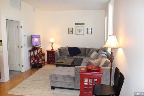 3201 Rio Vista Dr, Mahwah NJ  07430-4002 exterior