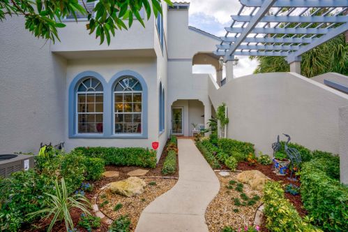 503 Ryder Cup Cir, West Palm Beach, FL 33418-8407