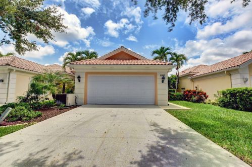 2557 James River Rd, West Palm Beach, FL 33411-5751