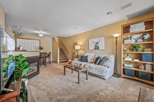 13753 Flay Ave, Lino Lakes, MN 55038-6405
