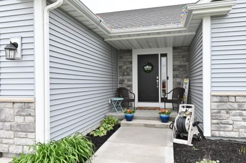 620 Spur Rd, Slinger WI  53086-9293 exterior