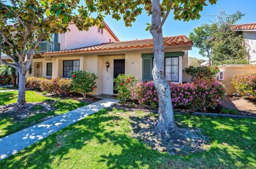 6829 Pear Tree Dr, Carlsbad CA  92011-3937 exterior