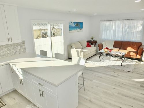 6820 Motz St, Paramount CA  90723-4741 exterior