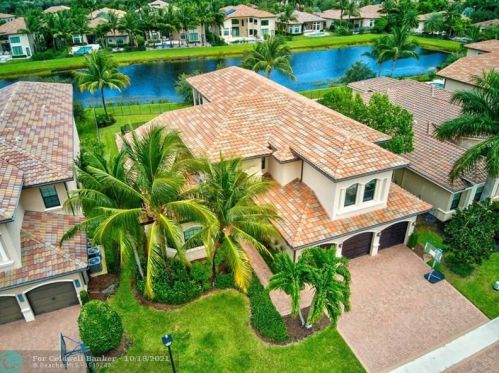 16893 Charles River Dr, Delray Beach, FL 33446-0007