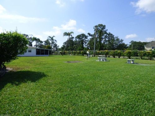 5 Meadow Rue Ct, Lehigh Acres FL  33936-7303 exterior