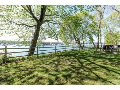 24 Juniper Ln, Riverside CT  06878-1613 exterior