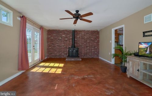 446 Flanders Rd, Gloucester NJ  08031-3020 exterior